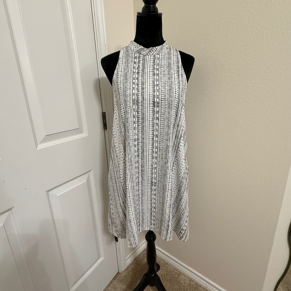 Lush Black White Geometric Tribal Print Mock Neck Keyhole Shift Dress Small